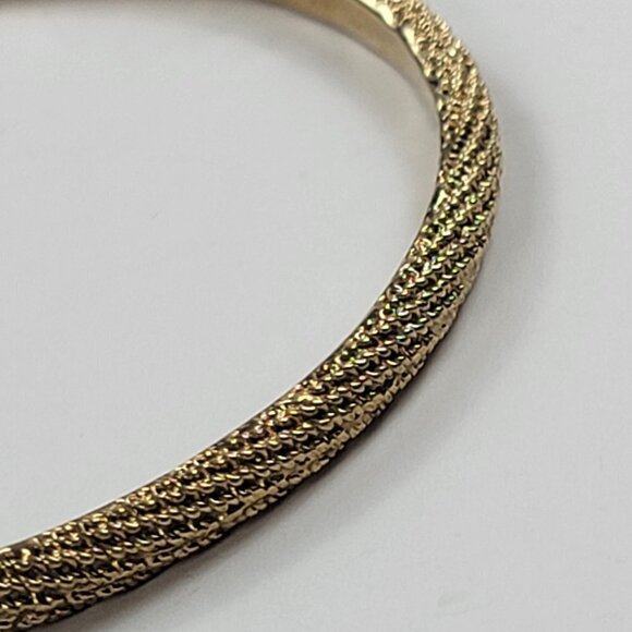 Vintage Signed LC Textured Gold Tone Metal Bangle Bracelet 7.5 In 3.8mm Wide - Picture 4 of 6